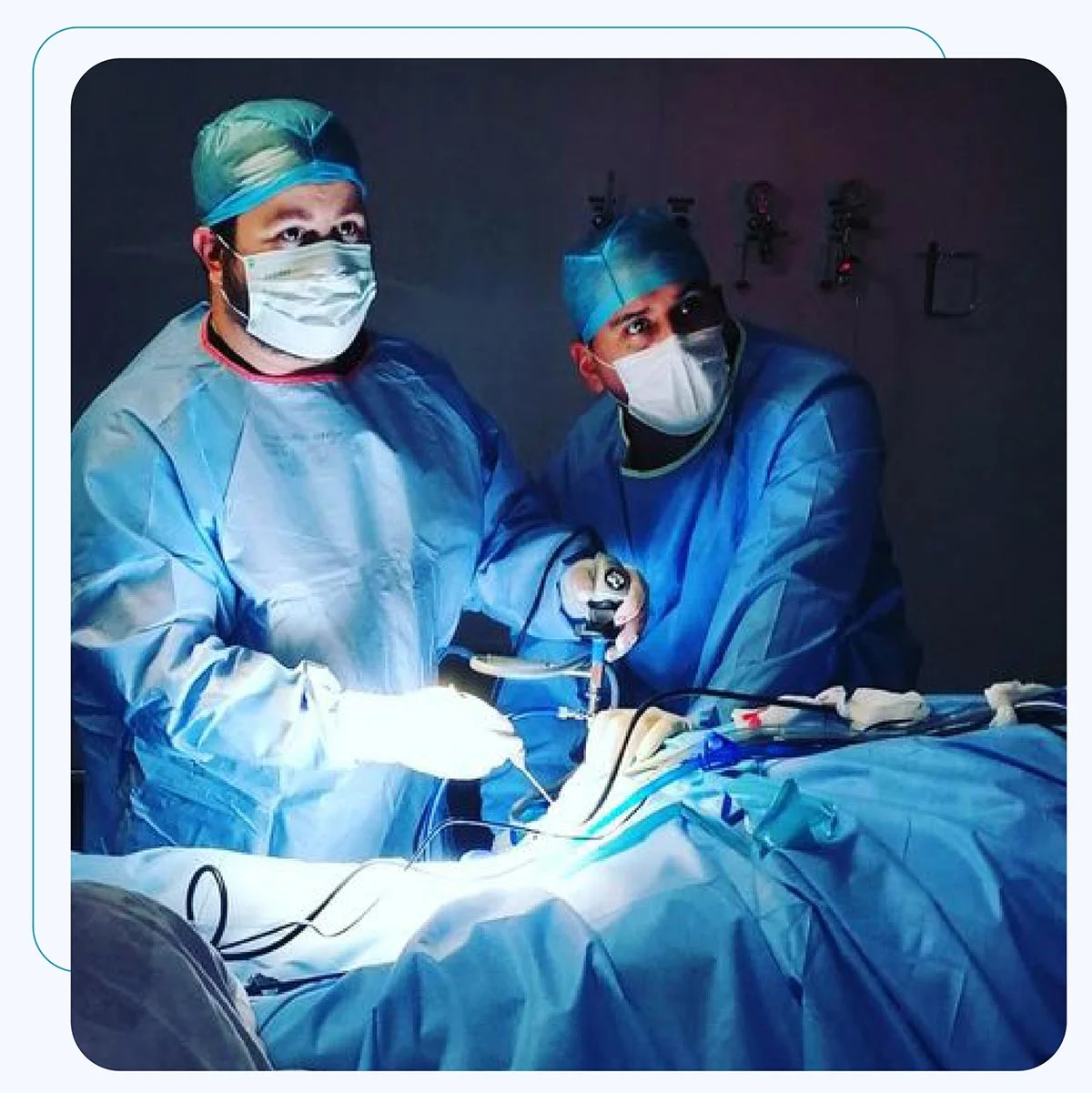 Dr. Francisco Loya - Especialista en Hombro y Rodilla